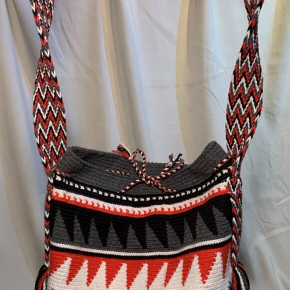 Aztec-style Handmade Lined Crochet Bag - Picture 6 of 13